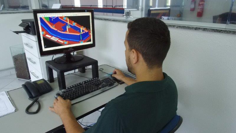 EMPRESA DE PROGRAMAÇÃO CNC